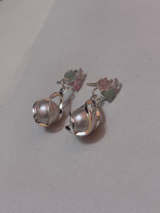 🌸 Rosette Pearl Cage Earrings