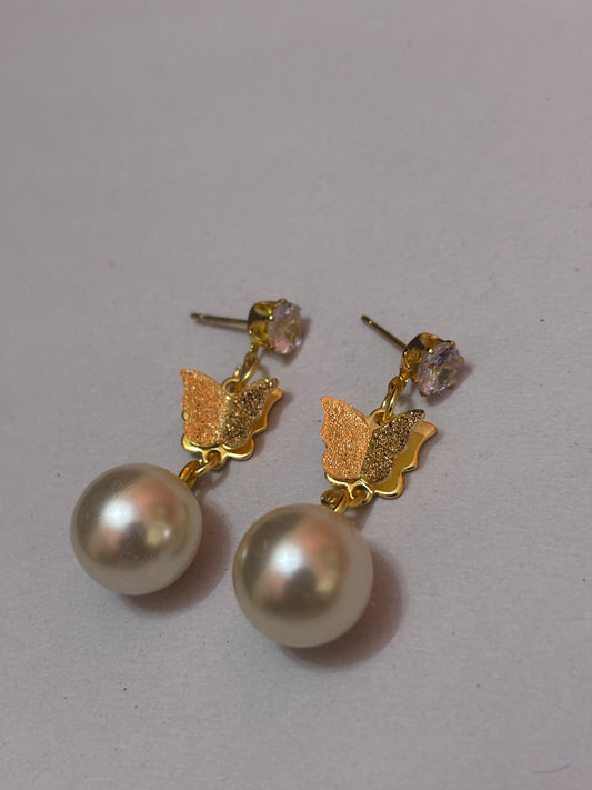 🦋 Luna Pearl Butterfly Earrings