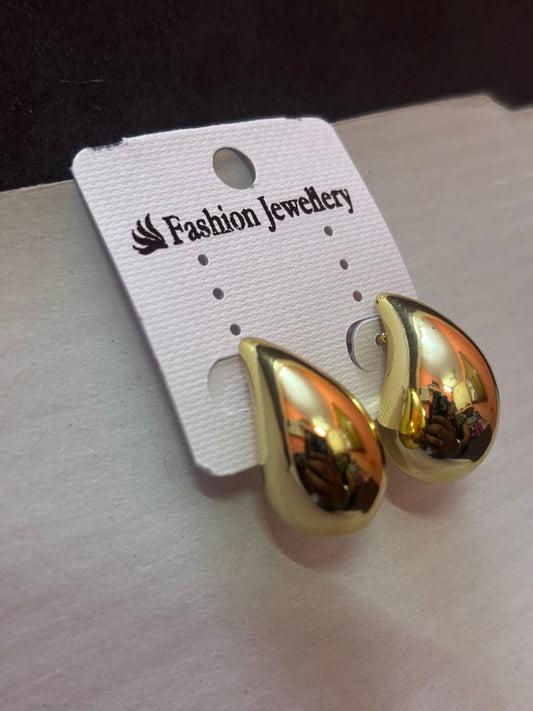 ✨Teardrop Stud Earrings