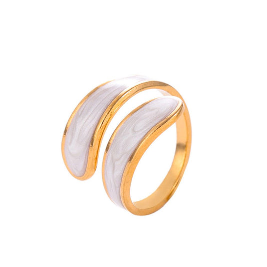 Glossy Swirl Gold Ring