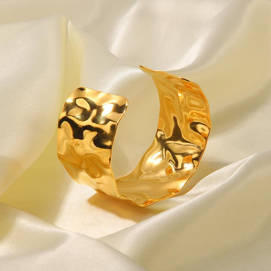 Hammered statement Handcuff