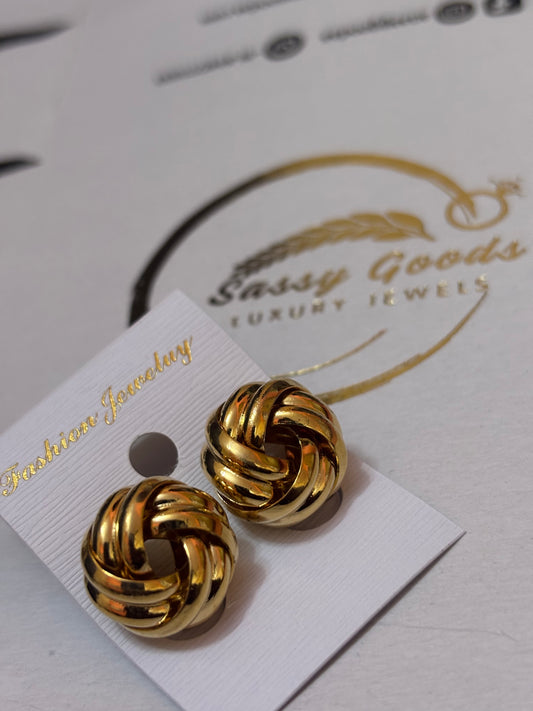 💫 Golden Embrace Studs