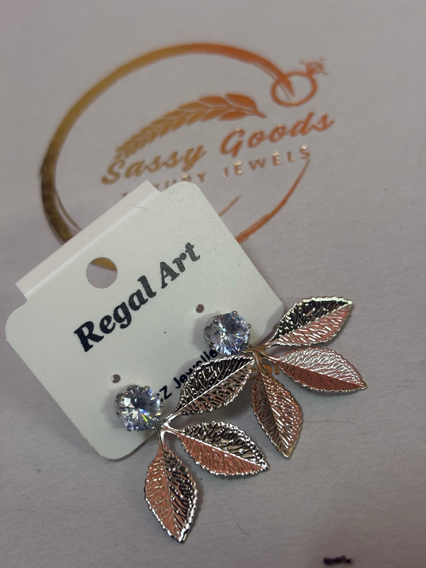 🍃 Autumn Whisper Leaf Earrings