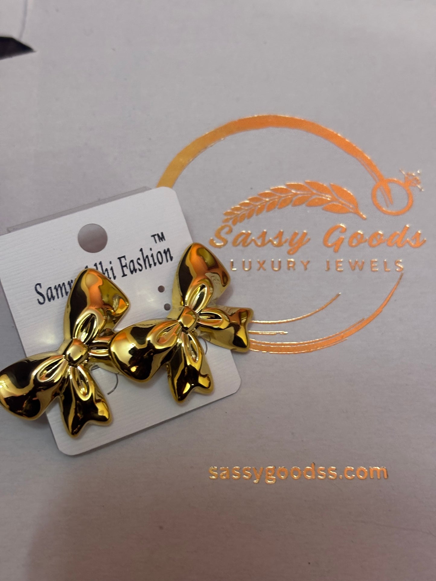 🎀 Golden Belle Bow Earrings
