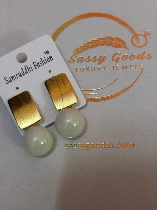✨ Golden Grace Pearl Drop Earrings