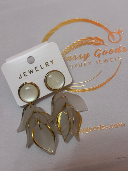 🌿 Frosted Petal Cascade Earrings
