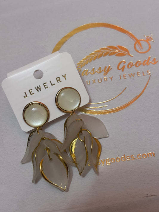 🌿 Frosted Petal Cascade Earrings