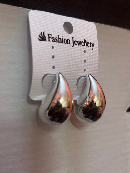 ✨Teardrop Stud Earrings