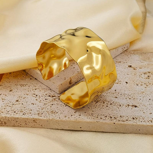 Hammered statement Handcuff