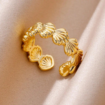Shells in Sync Gold Ring